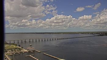 Weather camera view of Edison Grand tower 350 ft elev..