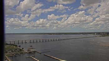 Weather camera view of Edison Grand tower 350 ft elev..