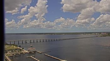 Weather camera view of Edison Grand tower 350 ft elev..