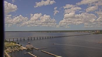 Weather camera view of Edison Grand tower 350 ft elev..