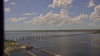 Weather camera view of Edison Grand tower 350 ft elev..