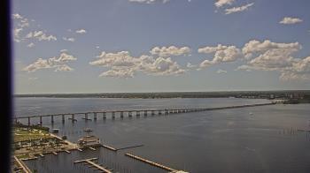 Weather camera view of Edison Grand tower 350 ft elev..