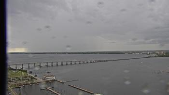 Weather camera view of Edison Grand tower 350 ft elev..