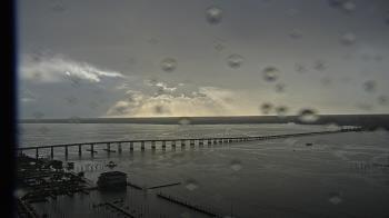 Weather camera view of Edison Grand tower 350 ft elev..