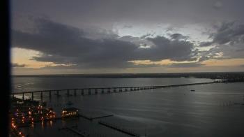 Weather camera view of Edison Grand tower 350 ft elev..