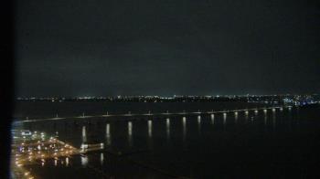 Weather camera view of Edison Grand tower 350 ft elev..