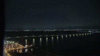 Weather camera view of Edison Grand tower 350 ft elev..