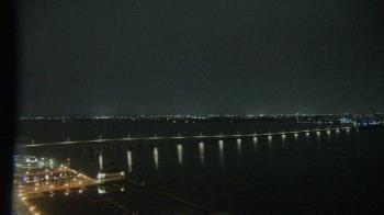 Weather camera view of Edison Grand tower 350 ft elev..