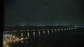 Weather camera view of Edison Grand tower 350 ft elev..