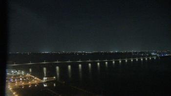 Weather camera view of Edison Grand tower 350 ft elev..