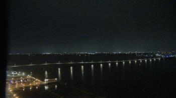 Weather camera view of Edison Grand tower 350 ft elev..