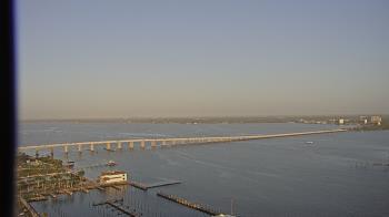 Weather camera view of Edison Grand tower 350 ft elev..