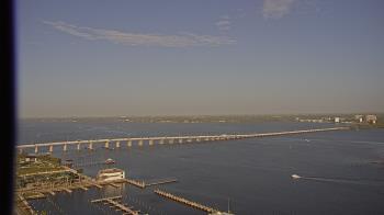 Weather camera view of Edison Grand tower 350 ft elev..