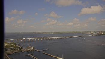 Weather camera view of Edison Grand tower 350 ft elev..