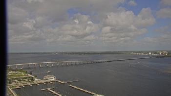 Weather camera view of Edison Grand tower 350 ft elev..