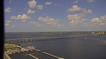 Weather camera view of Edison Grand tower 350 ft elev..