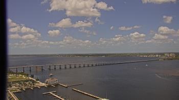 Weather camera view of Edison Grand tower 350 ft elev..