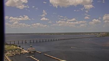 Weather camera view of Edison Grand tower 350 ft elev..