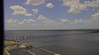 Weather camera view of Edison Grand tower 350 ft elev..