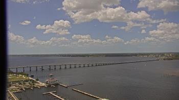 Weather camera view of Edison Grand tower 350 ft elev..