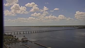 Weather camera view of Edison Grand tower 350 ft elev..