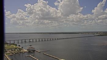 Weather camera view of Edison Grand tower 350 ft elev..