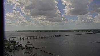 Weather camera view of Edison Grand tower 350 ft elev..