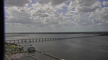 Weather camera view of Edison Grand tower 350 ft elev..