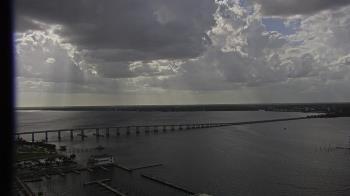 Weather camera view of Edison Grand tower 350 ft elev..