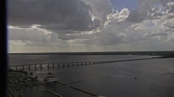 Weather camera view of Edison Grand tower 350 ft elev..