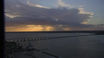 Weather camera view of Edison Grand tower 350 ft elev..