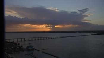 Weather camera view of Edison Grand tower 350 ft elev..