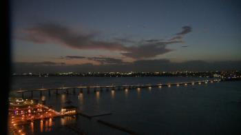 Weather camera view of Edison Grand tower 350 ft elev..