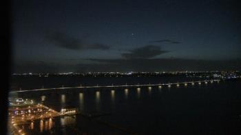 Weather camera view of Edison Grand tower 350 ft elev..