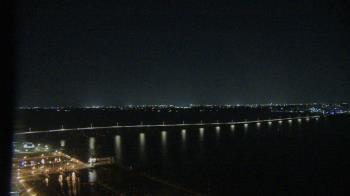 Weather camera view of Edison Grand tower 350 ft elev..