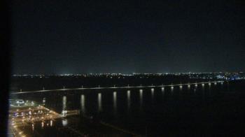 Weather camera view of Edison Grand tower 350 ft elev..