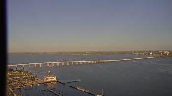 Weather camera view of Edison Grand tower 350 ft elev..