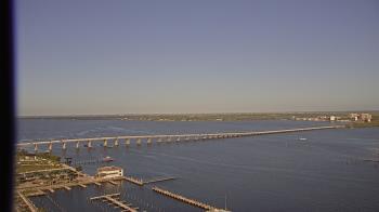 Weather camera view of Edison Grand tower 350 ft elev..