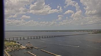 Weather camera view of Edison Grand tower 350 ft elev..