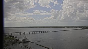 Weather camera view of Edison Grand tower 350 ft elev..