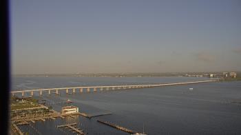 Weather camera view of Edison Grand tower 350 ft elev..