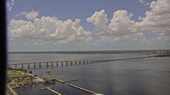 Weather camera view of Edison Grand tower 350 ft elev..