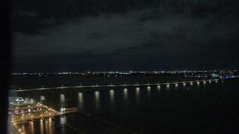 Weather camera view of Edison Grand tower 350 ft elev..