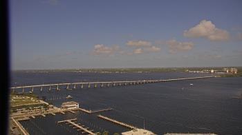 Weather camera view of Edison Grand tower 350 ft elev..