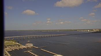 Weather camera view of Edison Grand tower 350 ft elev..