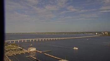 Weather camera view of Edison Grand tower 350 ft elev..