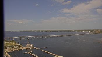 Weather camera view of Edison Grand tower 350 ft elev..