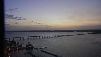 Weather camera view of Edison Grand tower 350 ft elev..