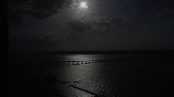 Weather camera view of Edison Grand tower 350 ft elev..