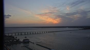 Weather camera view of Edison Grand tower 350 ft elev..